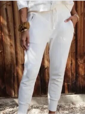 Women's Cream Jogger Sweatpants with Zip Pockets